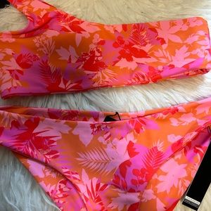 Brand new vaya island bathing suit!!!